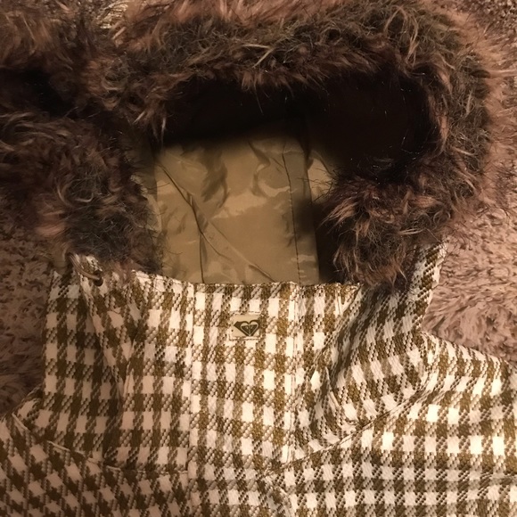 Roxy Snowboarding Coat - Size Medium - Picture 4 of 13